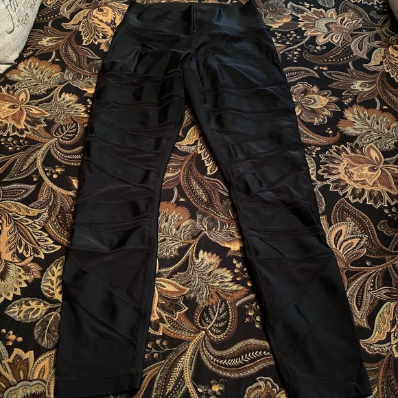 lululemon athletica Pants - LULULEMON WUNDER UNDER MESH DETAIL LEGGINGS